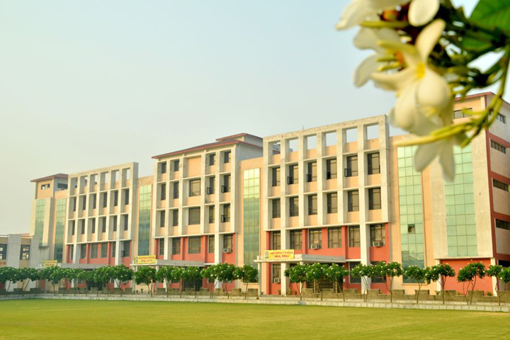 https://cache.careers360.mobi/media/colleges/social-media/media-gallery/5697/2019/3/16/Campus view of Bharat Institute of Technology Meerut_Campus-view.jpg